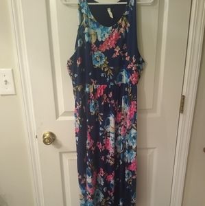 Navy Floral Maxi Dress w/ Pockets!
